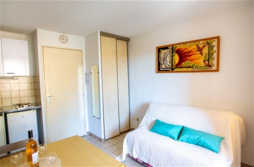 Foto 7 - Appartamento a Bormes-les-Mimosas con vista mare