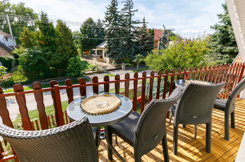 Foto 6 - Apartamento de 3 quartos em Balatonszemes com jardim e vista para a montanha