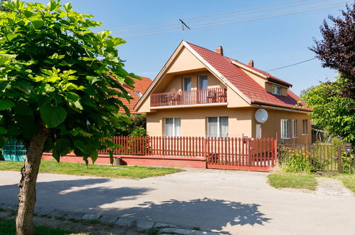 Photo 1 - Appartement de 3 chambres à Balatonszemes avec jardin