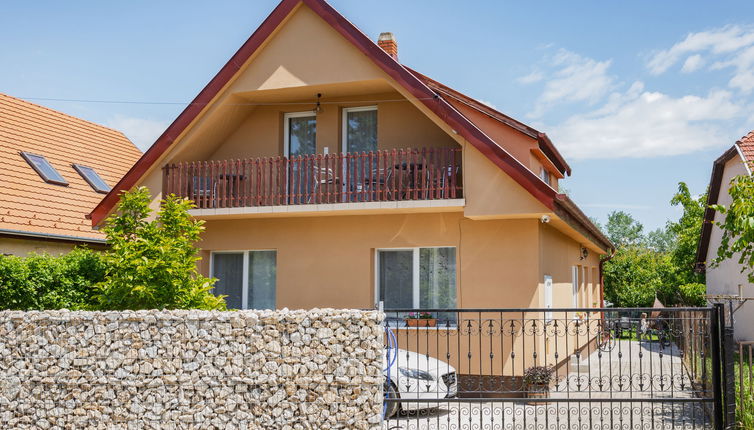 Foto 1 - Apartamento de 3 quartos em Balatonszemes com jardim