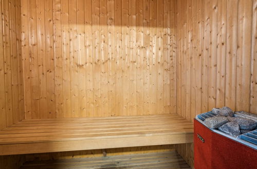 Foto 9 - Casa de 4 quartos em Nexø com terraço e sauna