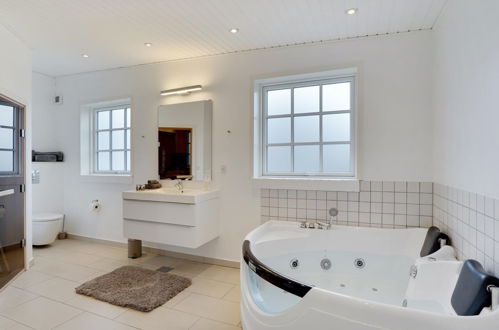 Photo 12 - Maison de 4 chambres à Vejers Strand avec terrasse et sauna