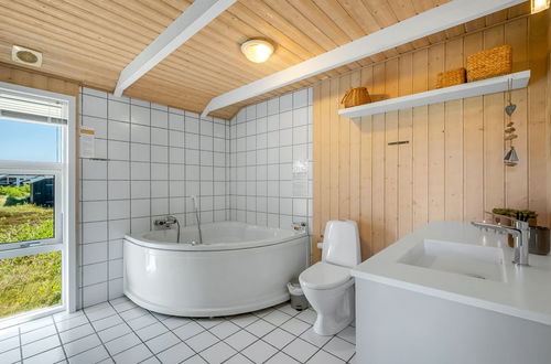 Foto 18 - Casa de 3 quartos em Hvide Sande com terraço e sauna