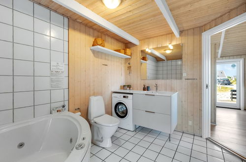 Foto 16 - Casa de 3 quartos em Hvide Sande com terraço e sauna