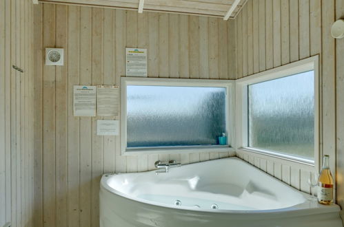 Foto 20 - Haus mit 4 Schlafzimmern in Ringkøbing mit terrasse und sauna
