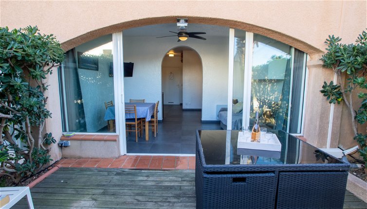 Photo 1 - 1 bedroom Apartment in Hyères with garden and sea view