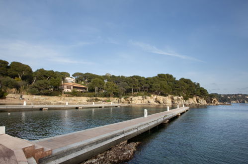 Photo 22 - Appartement de 1 chambre à Hyères avec jardin et vues à la mer