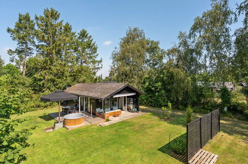 Photo 1 - Maison de 3 chambres à Idestrup avec terrasse et bain à remous