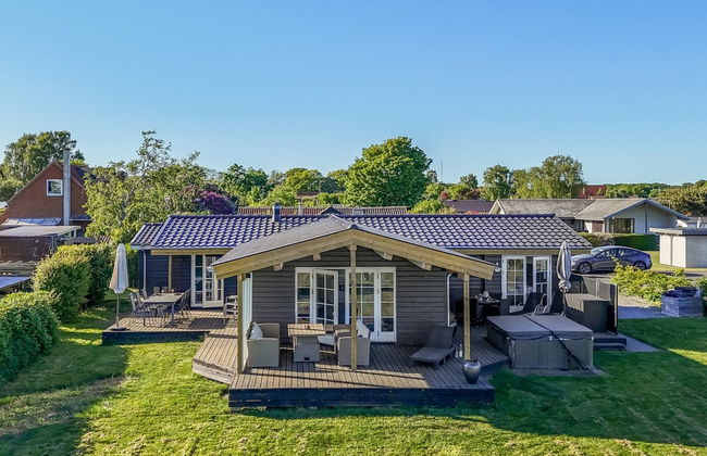 3 bedroom House in Juelsminde with terrace and hot tub - Photo 1