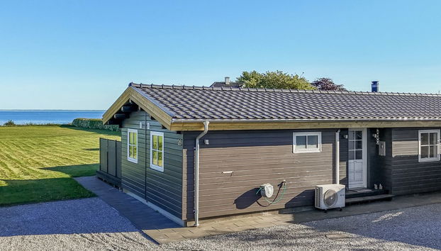 3 bedroom House in Juelsminde with terrace and hot tub - Photo 4