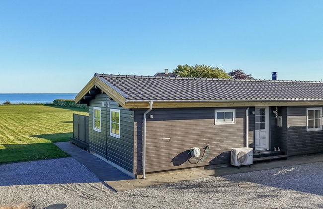 3 bedroom House in Juelsminde with terrace and hot tub - Photo 4