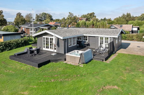 Photo 1 - Maison de 3 chambres à Juelsminde avec terrasse et bain à remous