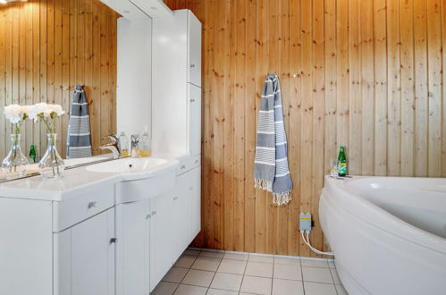 Photo 18 - Maison de 4 chambres à Assens avec terrasse et sauna