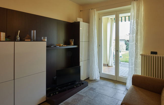 3 bedroom Apartment in Gravedona ed Uniti with swimming pool and garden - Photo 7