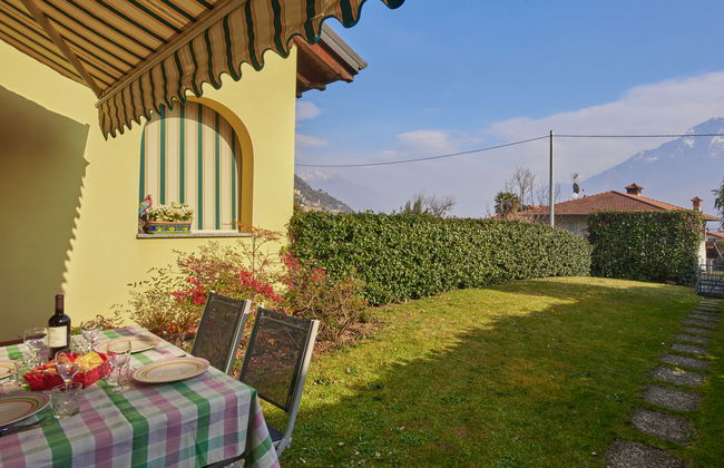 3 bedroom Apartment in Gravedona ed Uniti with swimming pool and garden - Photo 3