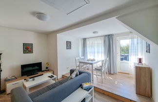 Foto 2 - Apartamento de 2 habitaciones en Balatonkeresztúr con jardín