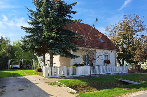 Photo 10 - Appartement de 2 chambres à Balatonkeresztúr avec jardin