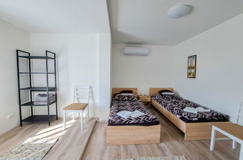 Foto 4 - Apartamento de 2 habitaciones en Balatonkeresztúr con jardín