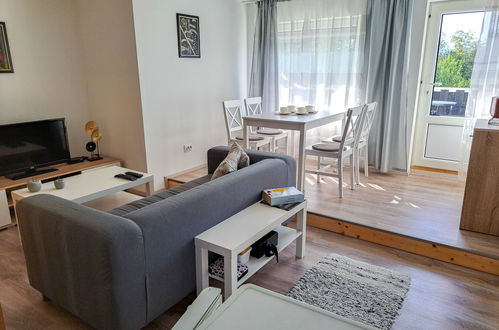 Foto 6 - Apartamento de 2 quartos em Balatonkeresztúr com jardim