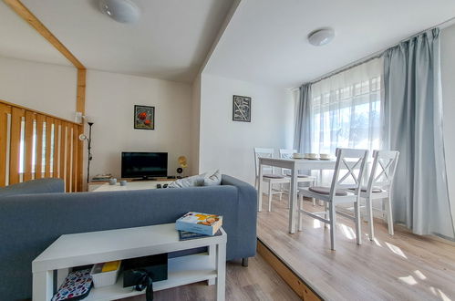 Foto 12 - Apartamento de 2 habitaciones en Balatonkeresztúr con jardín