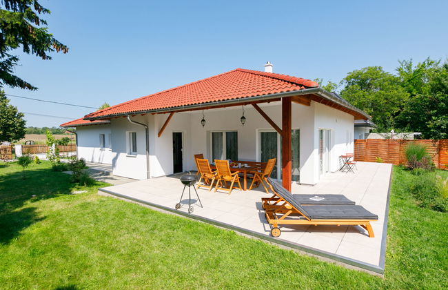 Haus mit 4 Schlafzimmern in Balatonőszöd mit garten und terrasse - Foto 1