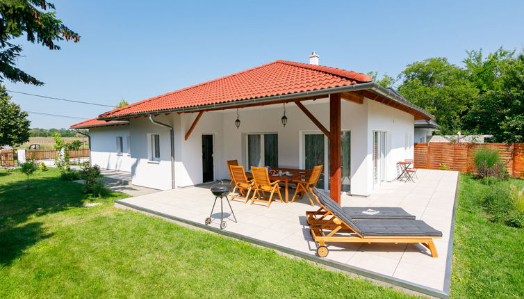 Photo 1 - Maison de 3 chambres à Balatonőszöd avec terrasse et vues sur la montagne