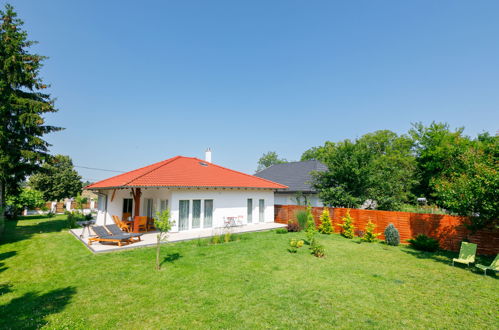 Foto 33 - Casa con 3 camere da letto a Balatonőszöd con terrazza e vista sulle montagne