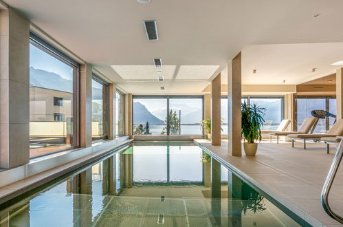 Foto 30 - Appartamento con 4 camere da letto a Montreux con piscina e giardino