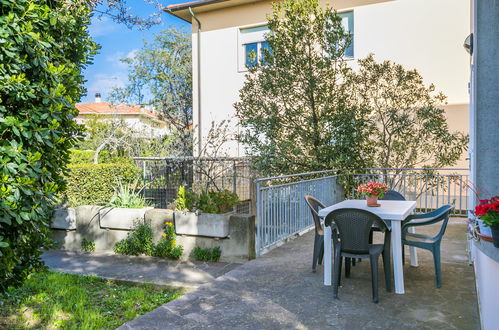 Foto 4 - Appartamento con 2 camere da letto a Rosignano Marittimo con giardino e vista mare