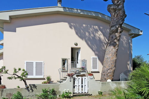 Foto 28 - Apartamento de 2 habitaciones en Rosignano Marittimo con jardín y vistas al mar