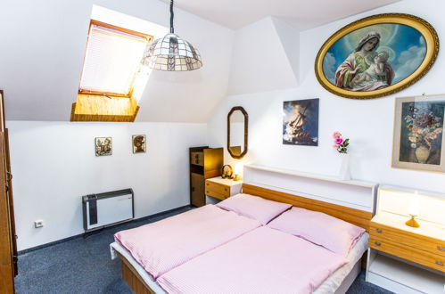 Foto 15 - Casa con 3 camere da letto a Rovensko pod Troskami con giardino e sauna