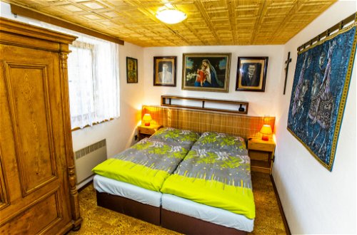 Foto 4 - Haus mit 3 Schlafzimmern in Rovensko pod Troskami mit garten und sauna