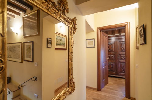 Photo 18 - 2 bedroom Apartment in Castellina in Chianti with swimming pool and garden