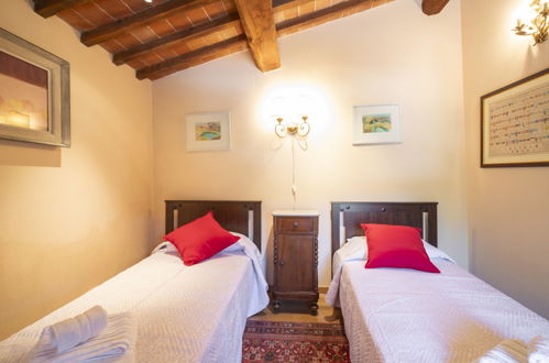 Foto 19 - Appartamento con 2 camere da letto a Castellina in Chianti con piscina e giardino