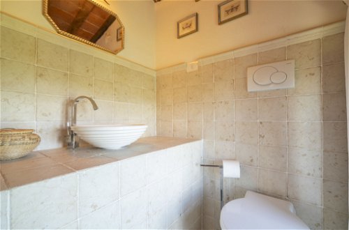 Photo 17 - 2 bedroom Apartment in Castellina in Chianti with swimming pool and garden