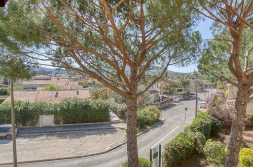 Foto 16 - Apartamento de 1 habitación en Saint-Cyr-sur-Mer con vistas al mar