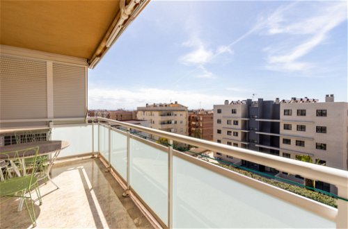 Photo 2 - 4 bedroom Apartment in Salou with swimming pool and sea view