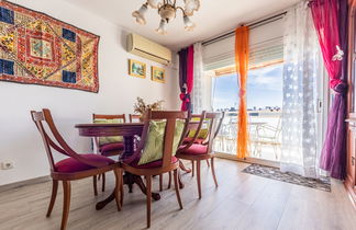 Photo 3 - 4 bedroom Apartment in Salou with swimming pool and terrace