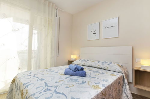 Foto 5 - Apartamento de 2 quartos em Mont-roig del Camp com piscina e vistas do mar