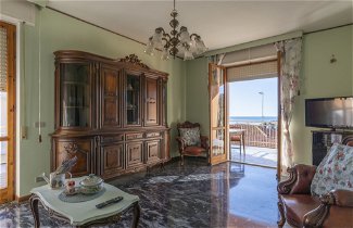 Foto 3 - Appartamento con 2 camere da letto a San Lorenzo al Mare con vista mare