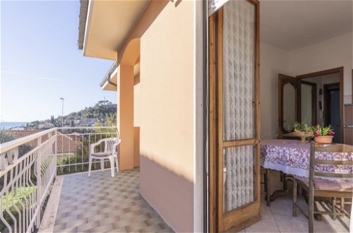 Foto 20 - Appartamento con 2 camere da letto a San Lorenzo al Mare con vista mare