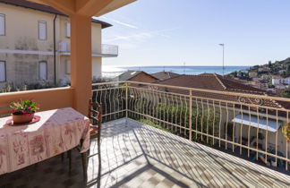 Foto 1 - Apartamento de 2 habitaciones en San Lorenzo al Mare con vistas al mar