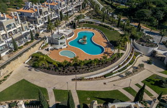 Foto 1 - Apartamento de 2 quartos em Loulé com piscina e jardim