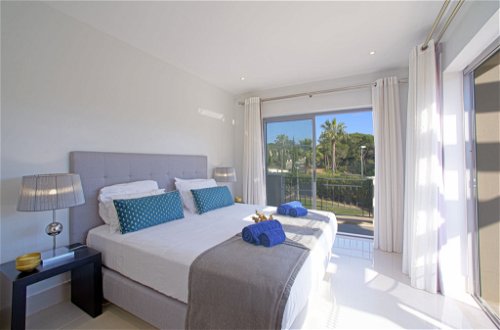 Foto 15 - Apartamento de 2 habitaciones en Loulé con piscina y vistas al mar