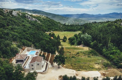 Foto 37 - Casa de 4 habitaciones en Imotski con piscina privada y jardín
