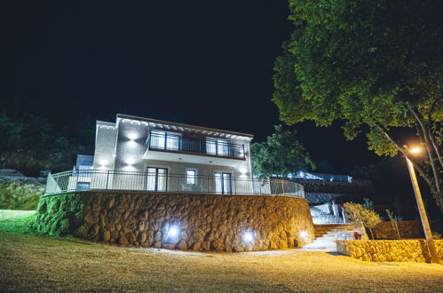 Foto 40 - Casa con 4 camere da letto a Imotski con piscina privata e giardino