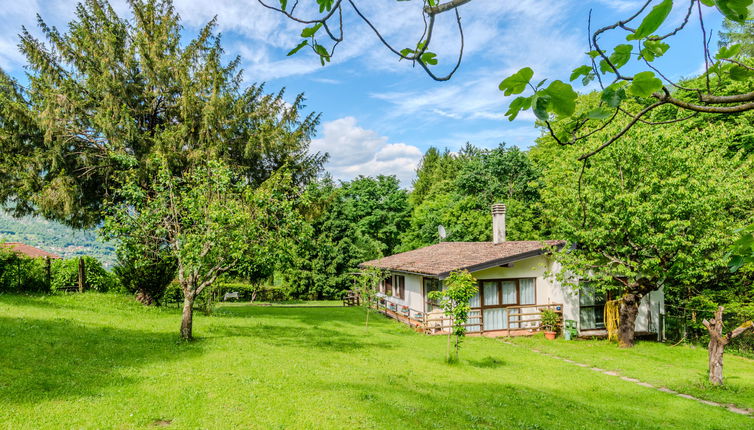 Foto 1 - Casa con 2 camere da letto a Claino con Osteno con giardino e vista sulle montagne