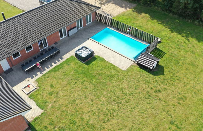 Casa de 11 quartos em Bredebro com piscina privada e terraço - Foto 9