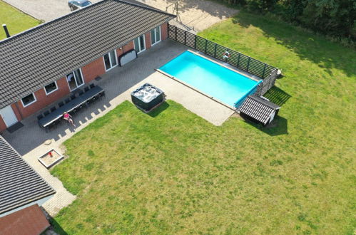 Photo 34 - Maison de 11 chambres à Bredebro avec piscine privée et terrasse