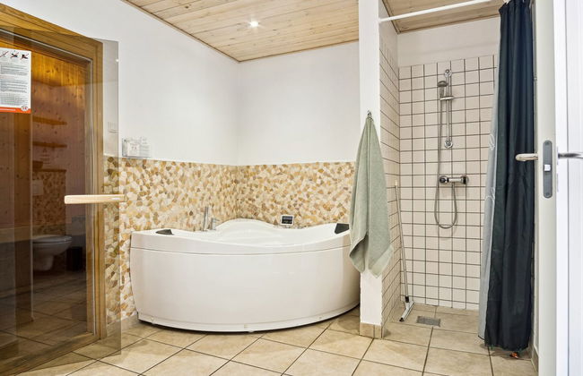Casa de 11 quartos em Bredebro com piscina privada e terraço - Foto 19